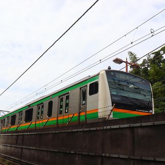 東海道線が熱海に向けて走っていきました。