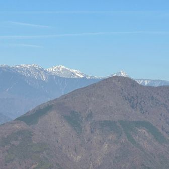 右から、
北岳、
間ノ岳、
農鳥岳