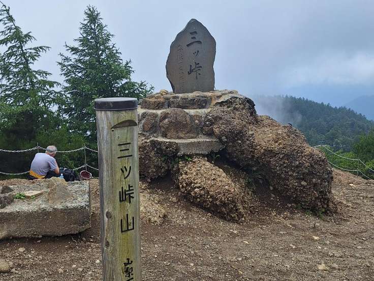 達磨石（三ッ峠山・本社ヶ丸・鶴ヶ鳥屋山 / 山梨） / アクセス・地図