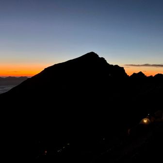 初めての北アルプスソロ山行。美しい夕焼けが見れて思い出に残る山行になりました✨
しなちゃん🐈素敵な景色を見せてくれてありがとう💕