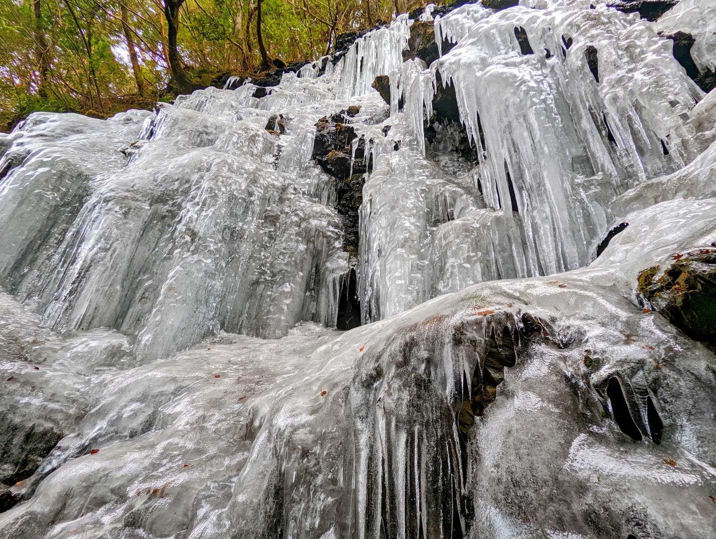 静岡の氷瀑】俵沢ー俵峰ー大滝（真富士山ハイキングコース） / たたど