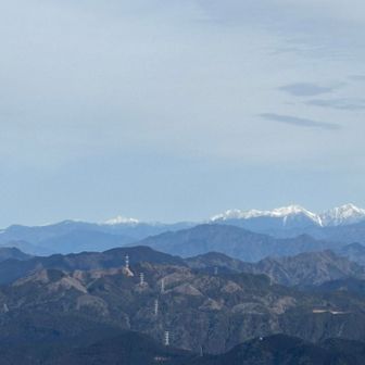左奥には塩見岳、仙丈ヶ岳だそうです😚
