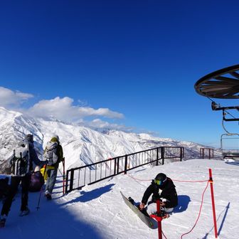 地蔵の頭駅からの下山
左から降りて行けます