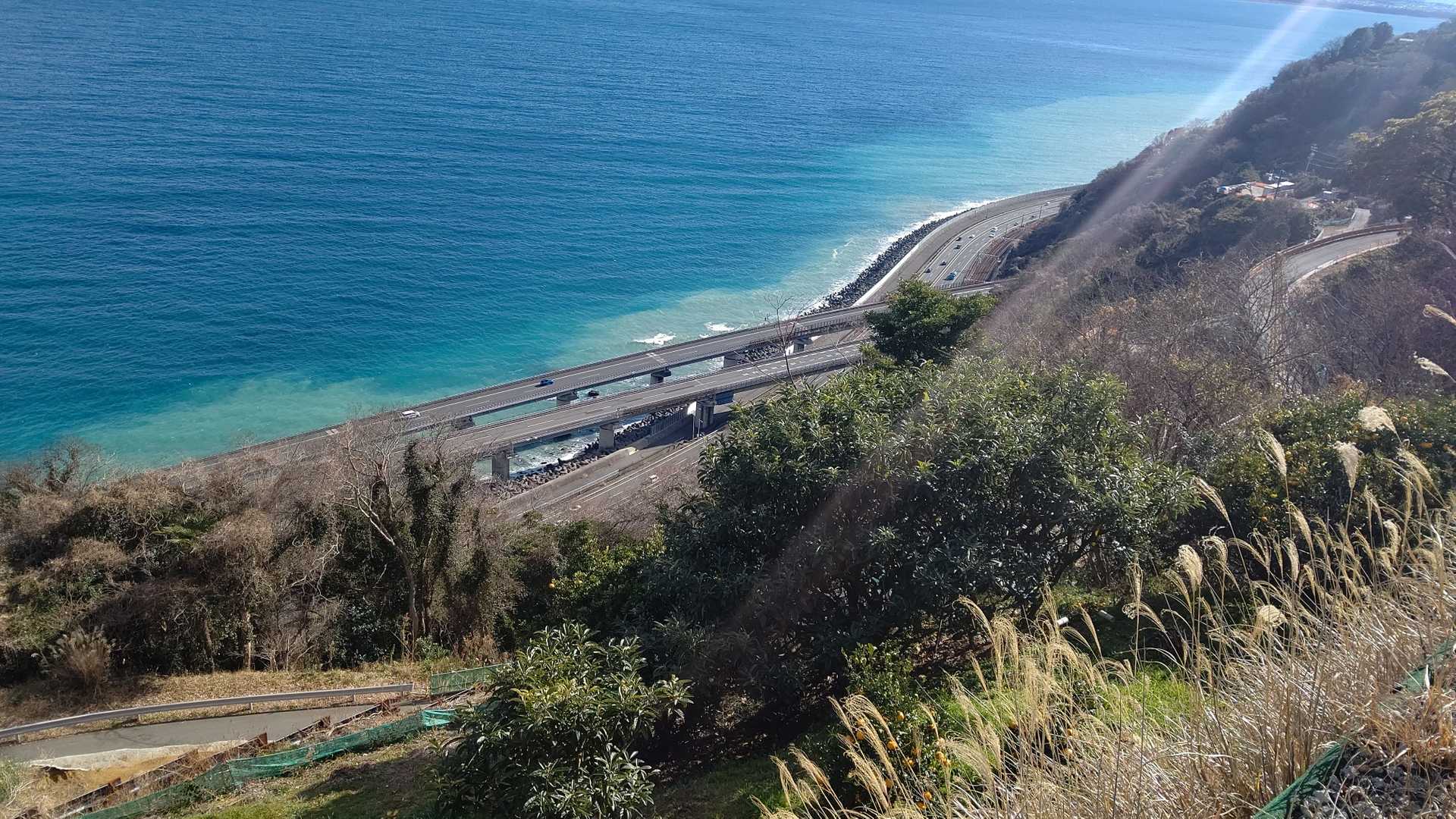 東名高速と国道1号線