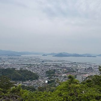 少し歩いて少し汗をかいて。
出会った人と少し話をして。

ほんと良いところ。
