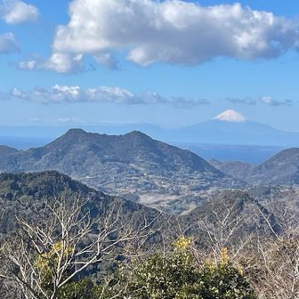 富士山、先程登った富山が見える👀