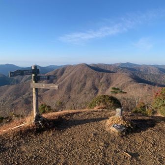 伯母子岳に至る。

二百名山ぞ。