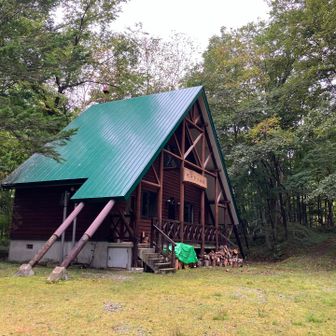 ペテガリ山荘着
ここで朝食と一休みして、ここからの登山道を登る