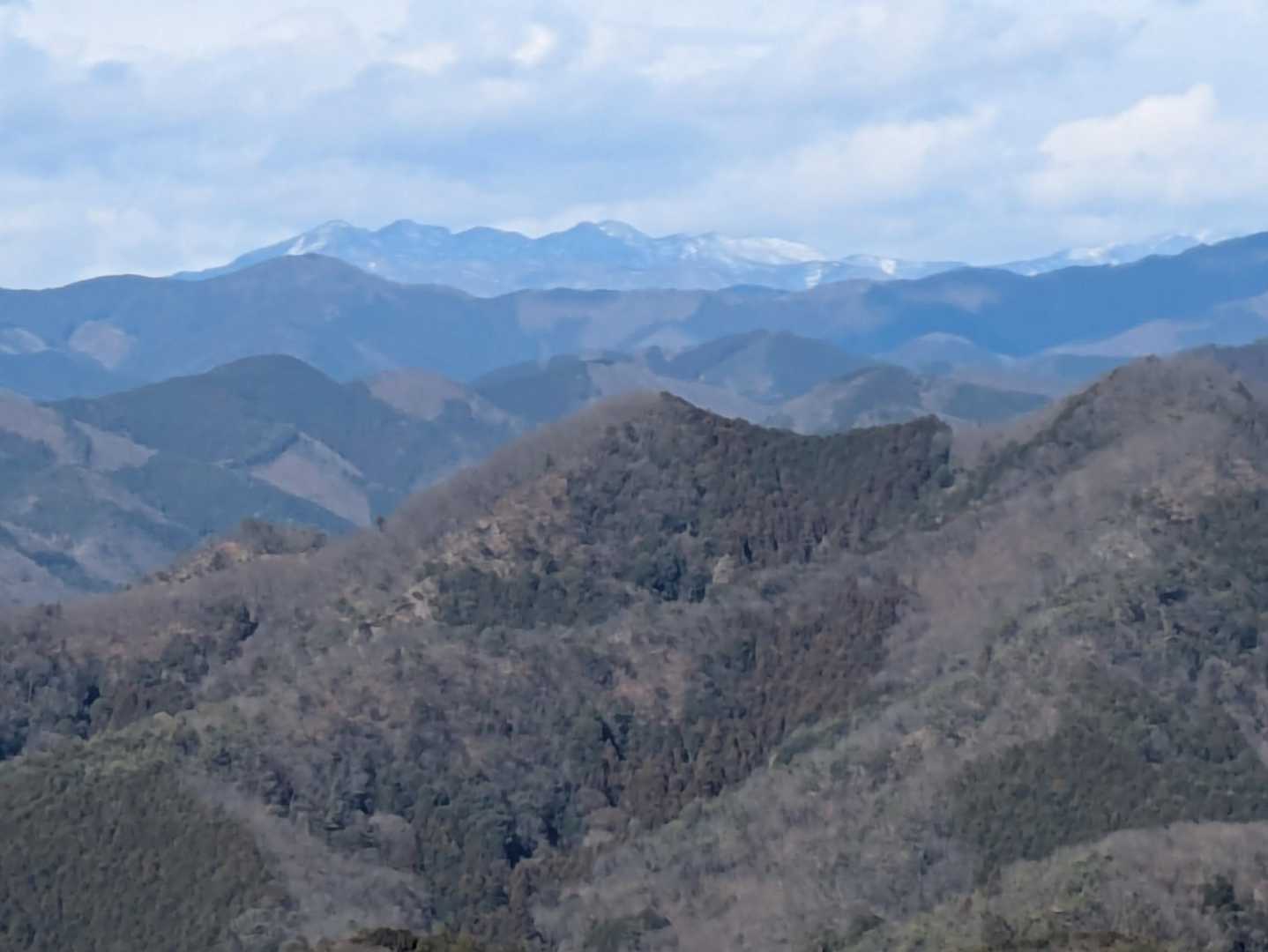 袈裟丸山かな