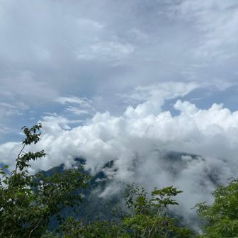 山域全体に雲が掛かってきちゃいました