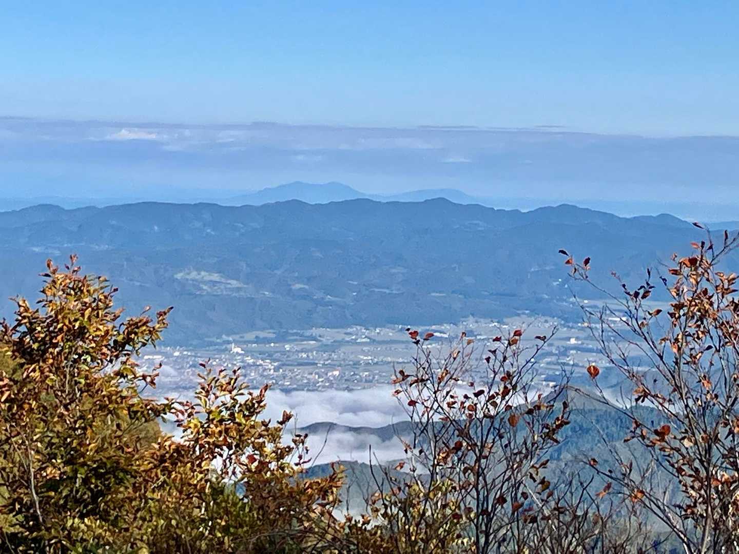 弥彦山とホームの角田山✨