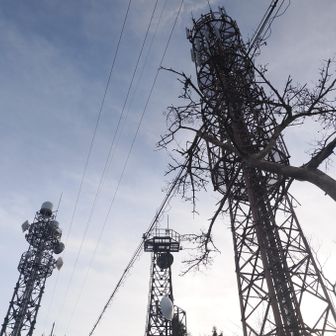 ガーデンテラス手前の電波塔