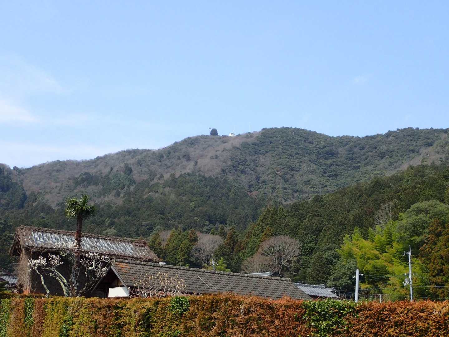 駐車地近くより清滝山!(^^)!