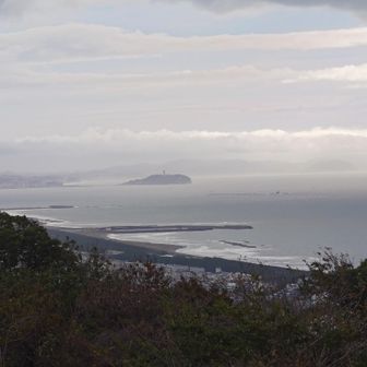 江の島と烏帽子岩