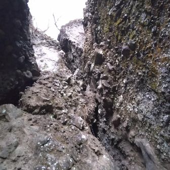 雄岳のチムニーアタック