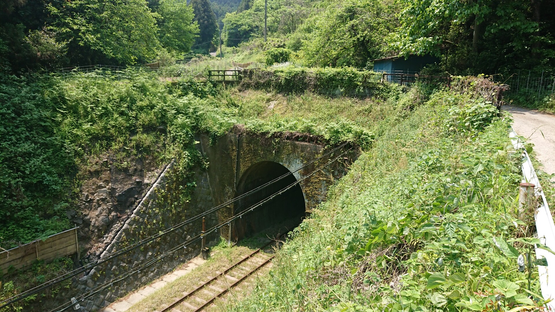 トンネル 冷や水 福岡県の田川に冷水峠という所があるらしいですけど、幽霊がでるって本