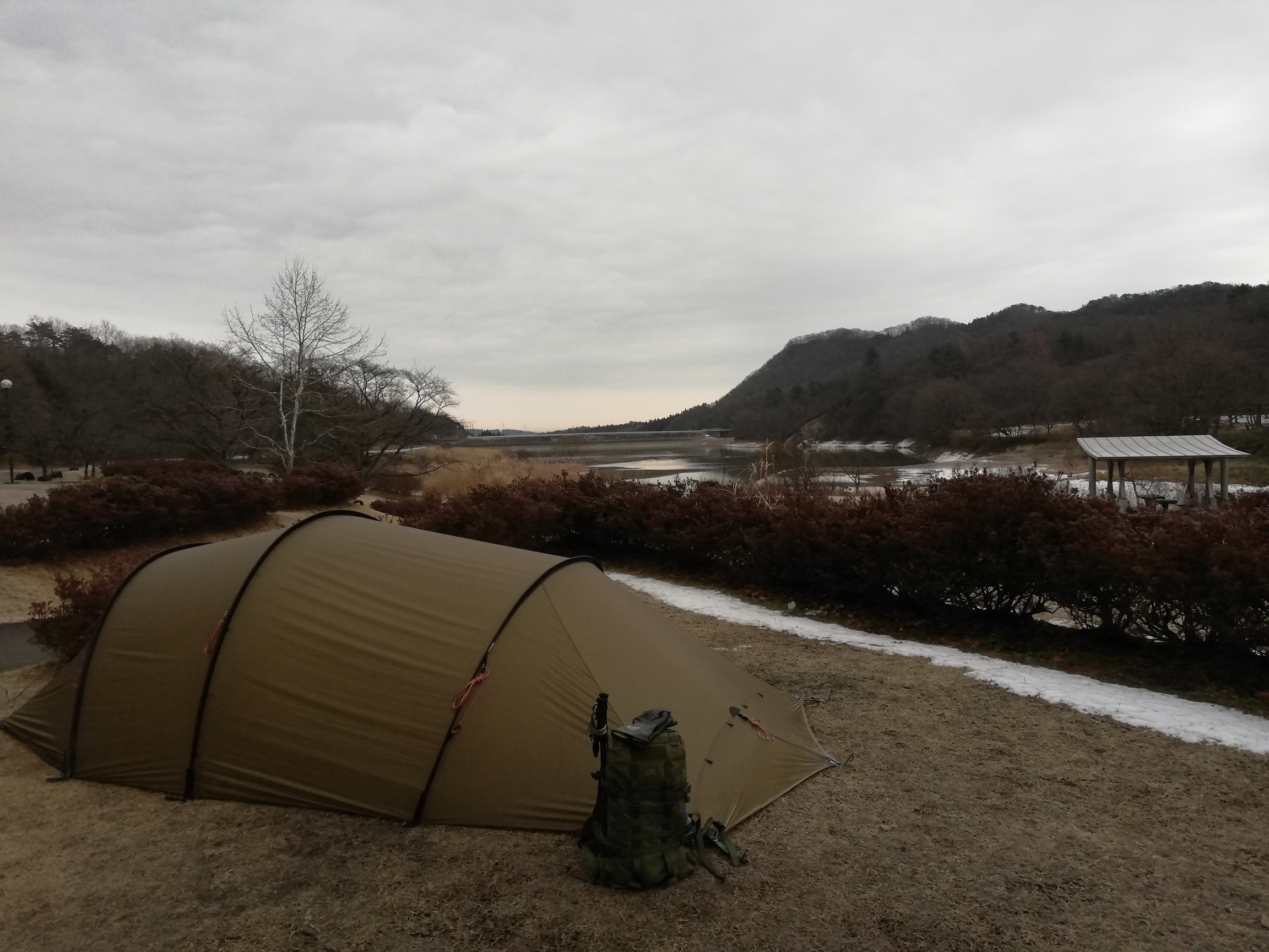 達居森 テントは放置して出発