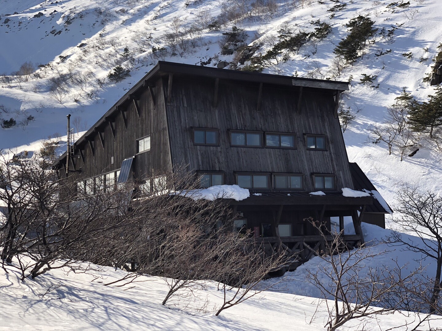 残雪期の安達太良山 クローズ前のくろがね小屋泊 ざえもんさんの安達太良山 箕輪山 鬼面山の活動日記 Yamap ヤマップ