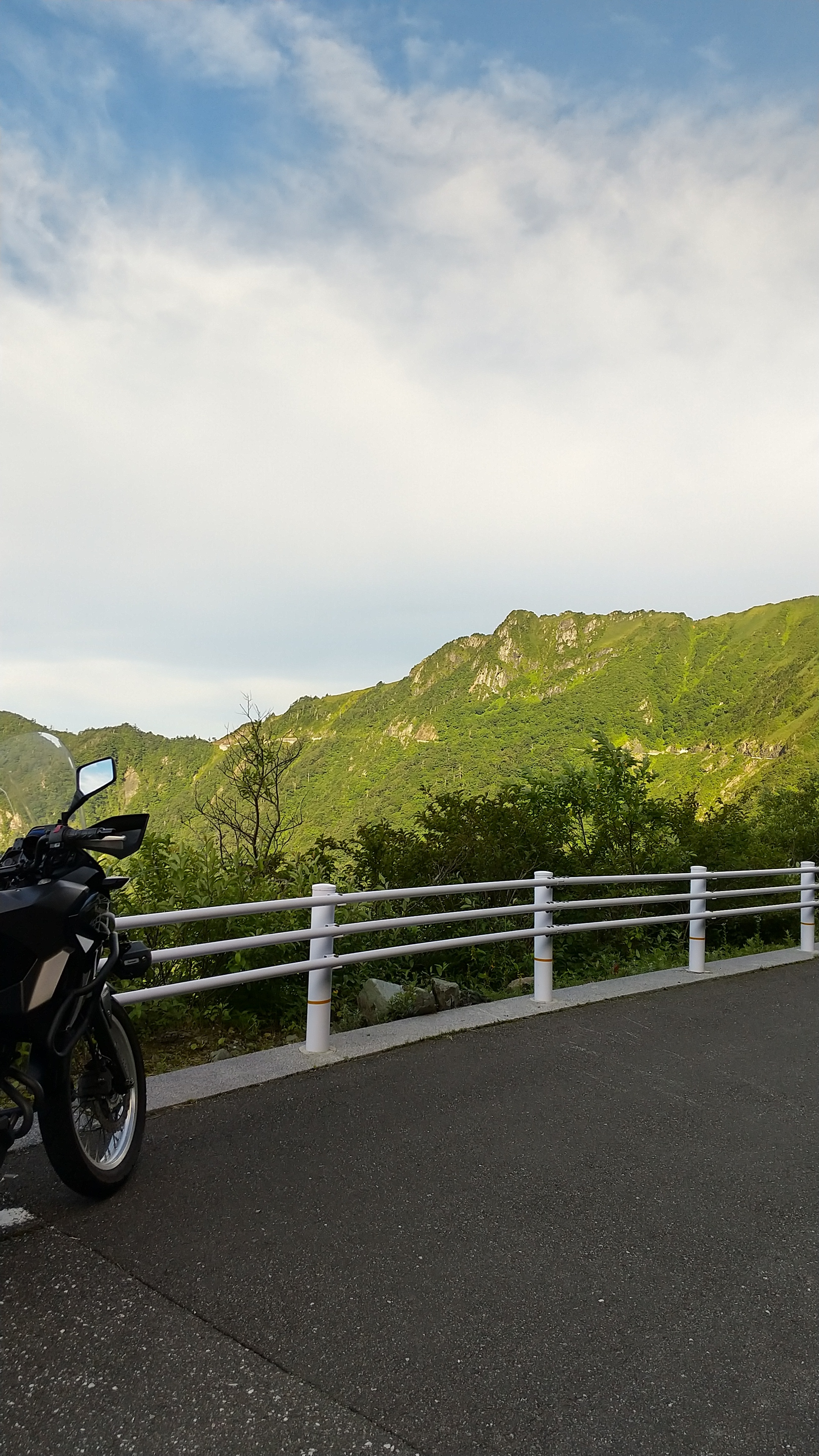 子持権現山恐るべし 子持権現山 瓶ヶ森 男山 水野山猫さんの瓶ヶ森 伊予富士の活動データ Yamap ヤマップ