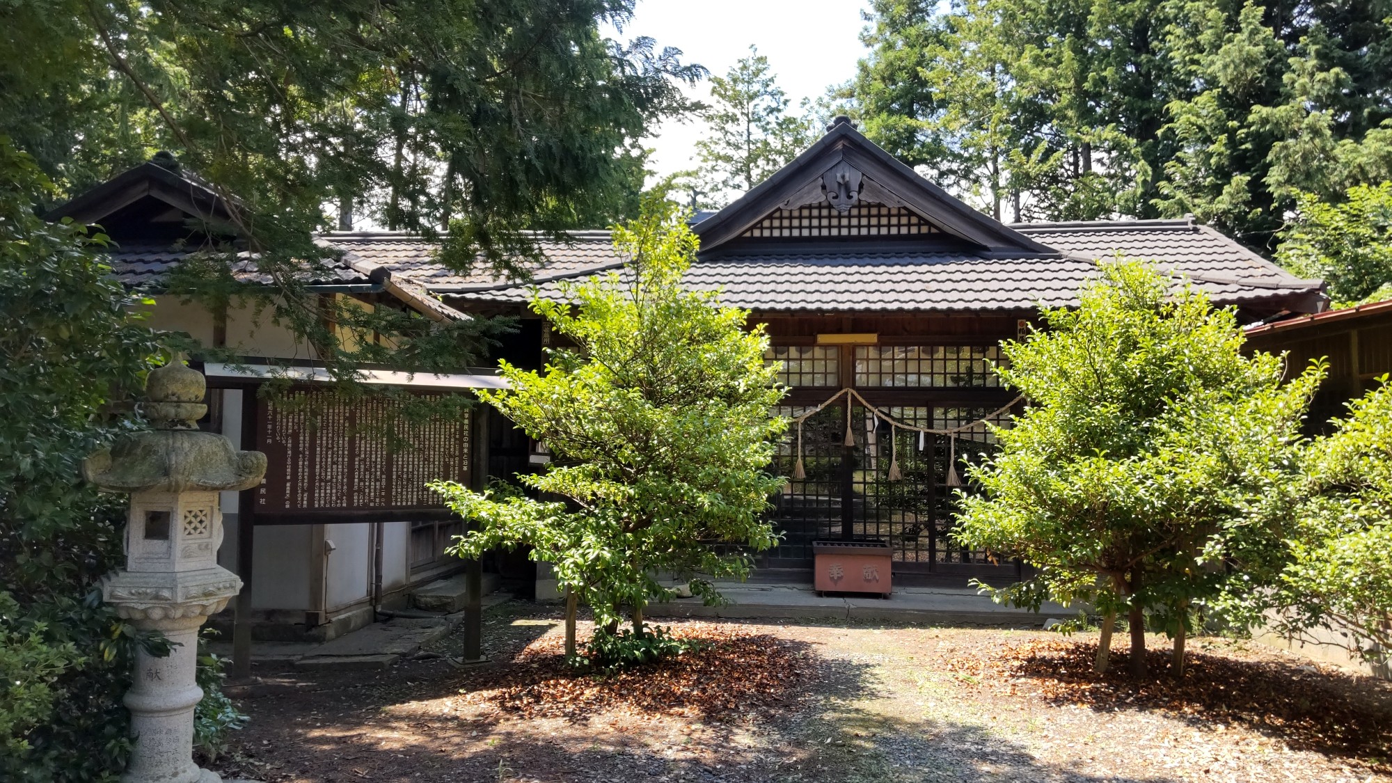 貞享義民社
自由民権運動が盛んになった明治以降に、義民のシンボル的存在となった加助らを祀るために作られた神社です。