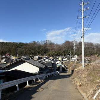 中山道（小田井宿・塩名田宿・八幡宿・望月宿・芦田宿） 正面に天神城跡(望月旧城)を望む