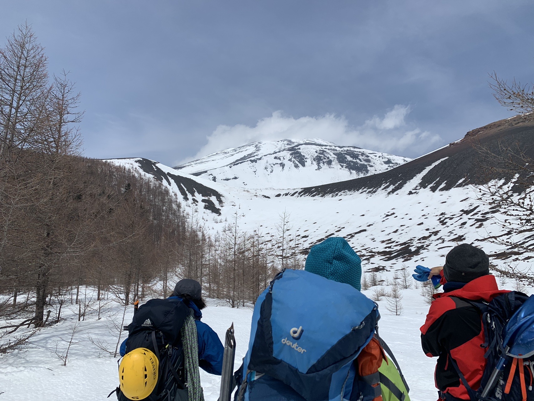 春なのに雪山訓練 弱層テストやら支点構築いろいろ カワユス スノーボラードとか 艸 ｳﾌ Su Niiyanさんの富士山の活動データ Yamap ヤマップ