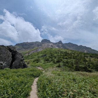 中尾峠から見た焼岳