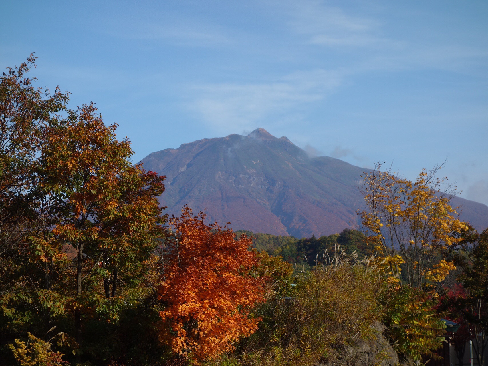 岩木山 津軽富士 と白神山地でブナの紅葉を楽しむ 羊 ひつじ さんの岩木山 岩鬼山 鳥海山 鍋森山の活動データ Yamap ヤマップ