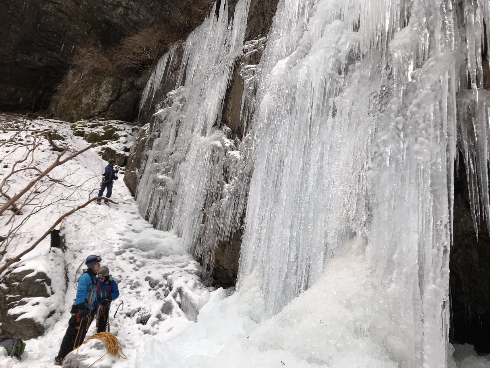 大普賢岳氷瀑 アイスガーデン ブライダルベール ちゃまこさんの大峯奥駈道 その1 吉野 山上ヶ岳 の活動日記 Yamap ヤマップ