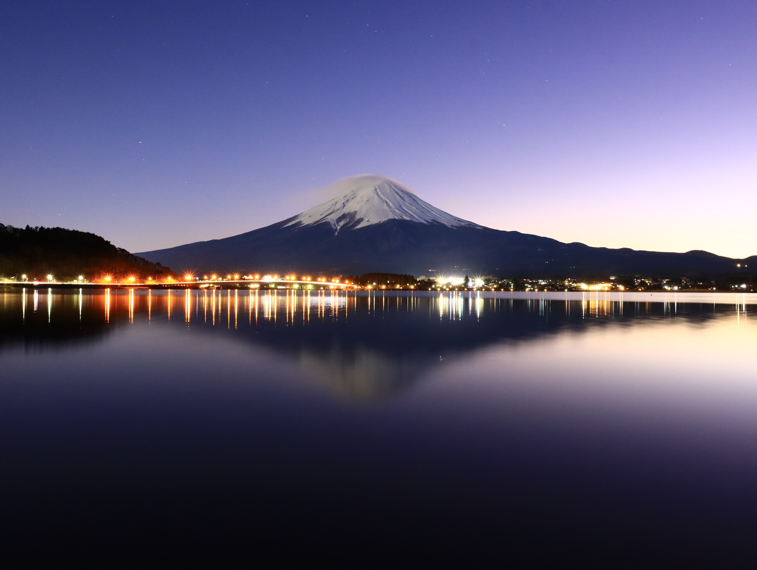 満月の富士山と河口湖の夜景 Hatoさんの5lakes Mt ランニング スタンプラリーの活動データ Yamap ヤマップ