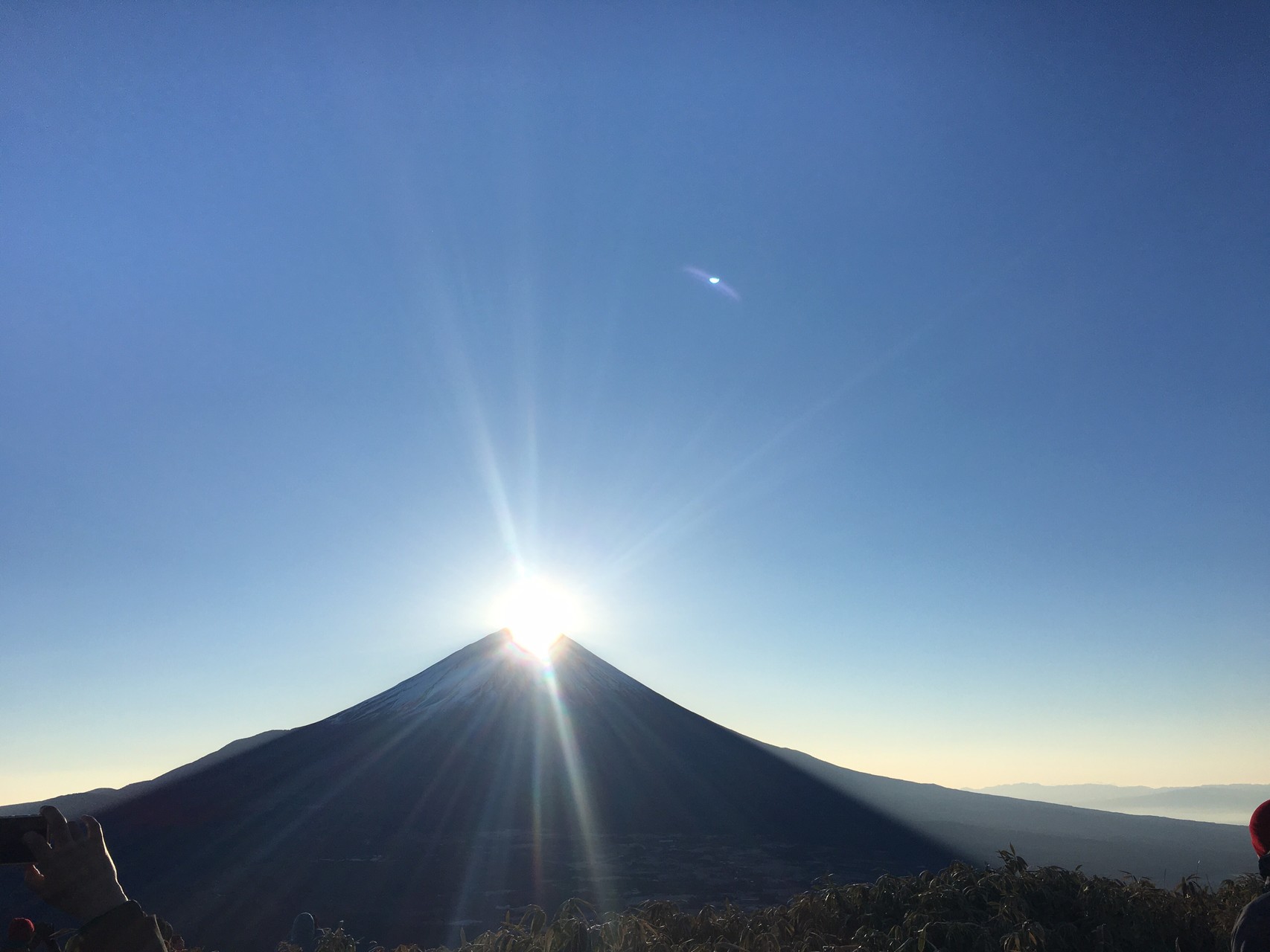 賀正 ダイヤモンド富士 初日の出 一年の計は元旦にあり 竜ヶ岳の巻 きょんさんの毛無山 山梨県 静岡県 雨ヶ岳 竜ヶ岳の活動データ Yamap ヤマップ