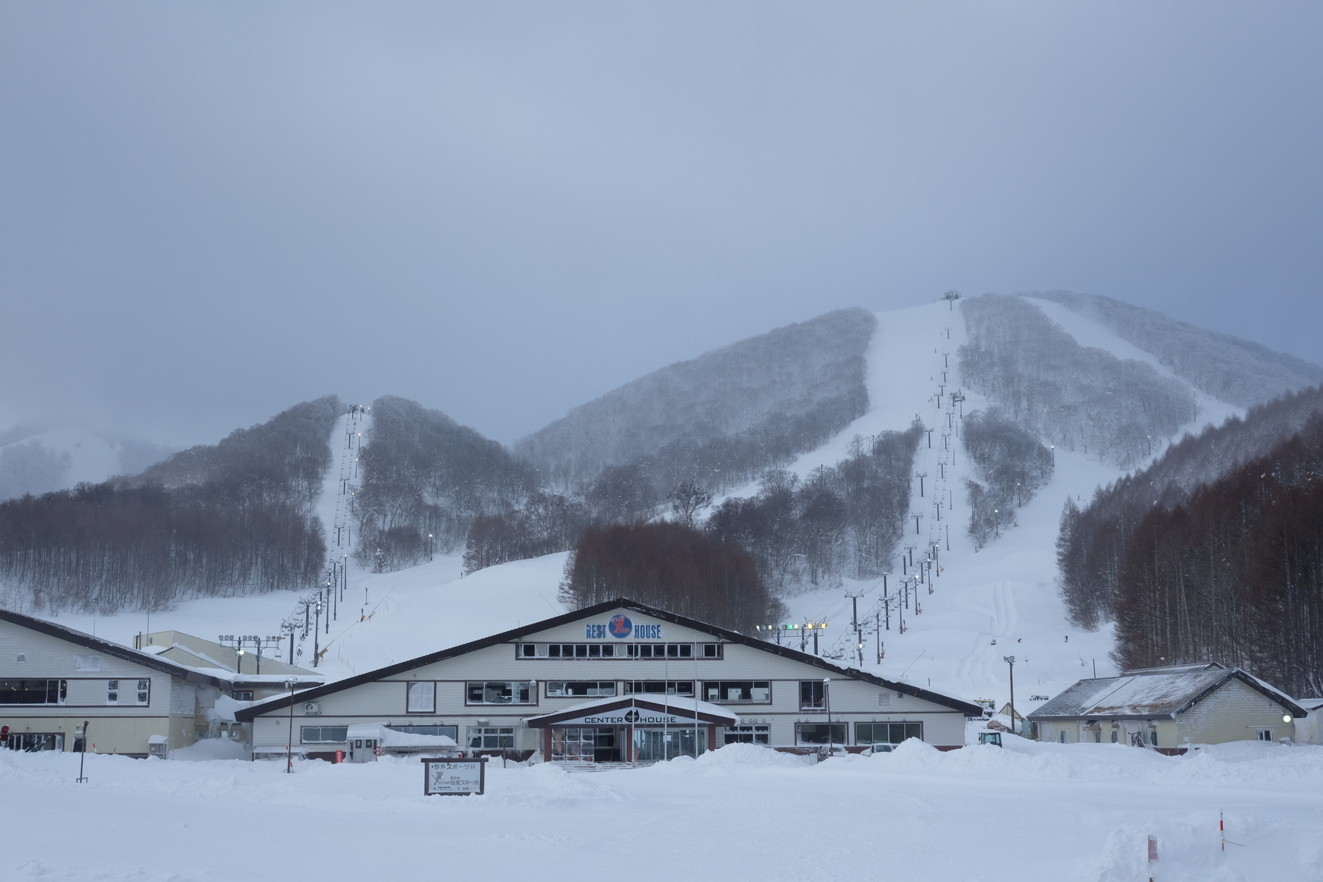 猫魔スキー場 １ 強風により稼働リフト２本で運休リフトはパウダーオンリー パインさんの磐梯山 雄国山 赤埴山の活動日記 Yamap ヤマップ