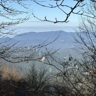 屏山頂上からの宝満山・三郡山