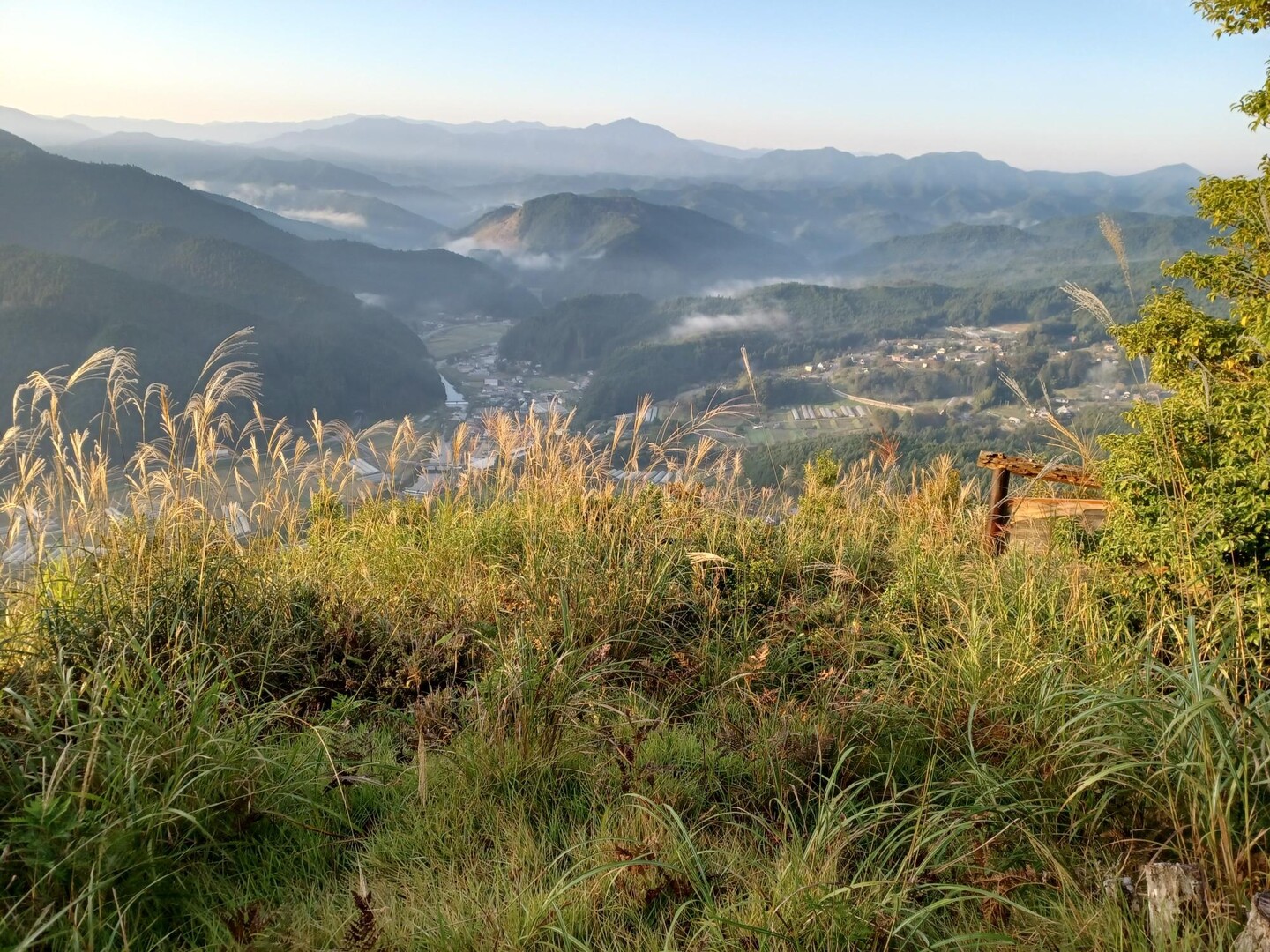曽爾村の楯岡山・奥山・肘折山・肘折山北峰・源奈山 / Guestモンチさんの住塚山・兜岳・鎧岳の活動データ YAMAP / ヤマップ