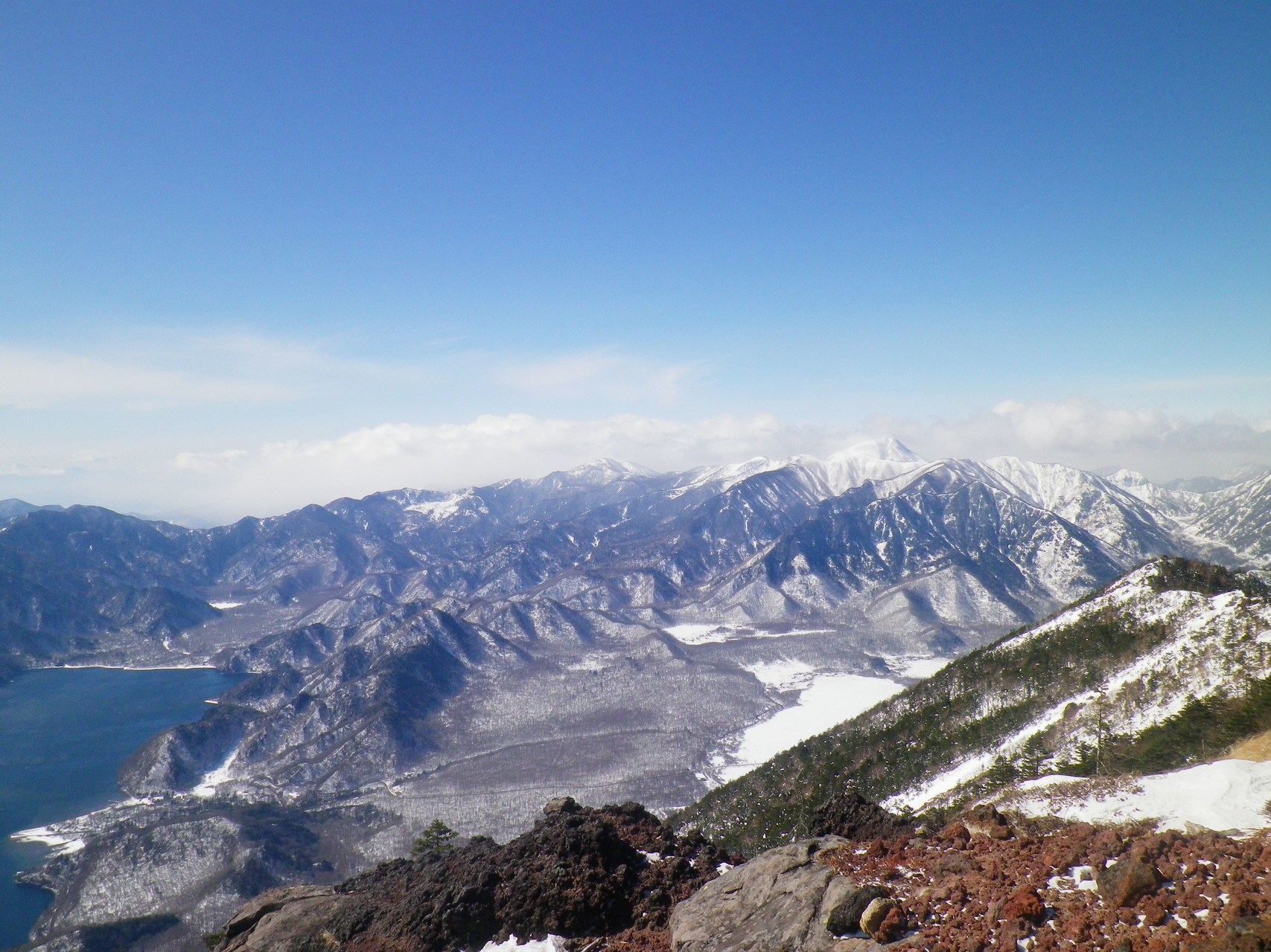  AT&T、先祖代々の無制限データプランの価格を再び値上げ