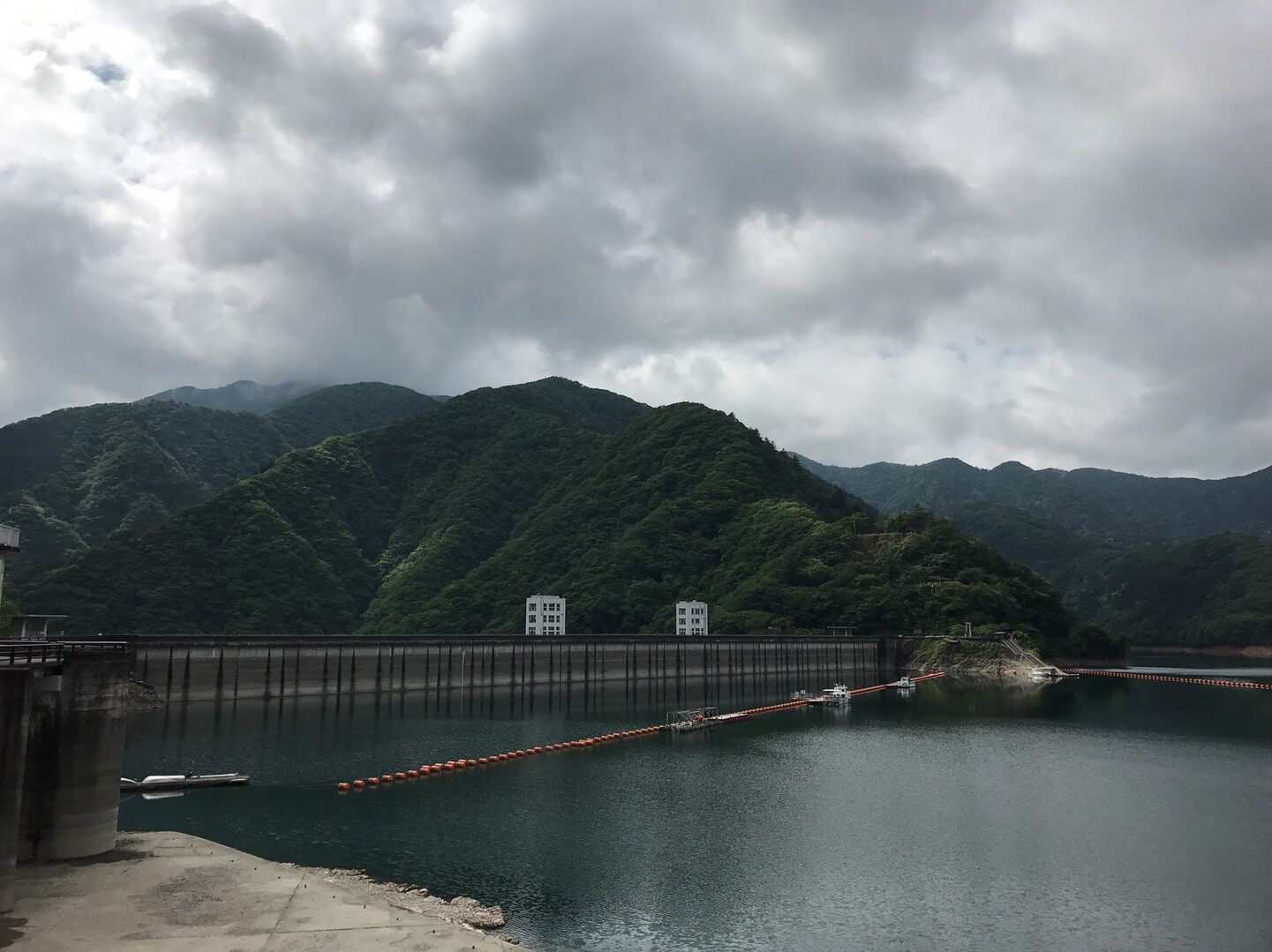 奥多摩三山の一つ御前山に登頂 小河内ダムから奥多摩駅までの尾根縦走は中々のコースでした クメさんの大岳山 御岳山 御前山の活動日記 Yamap ヤマップ