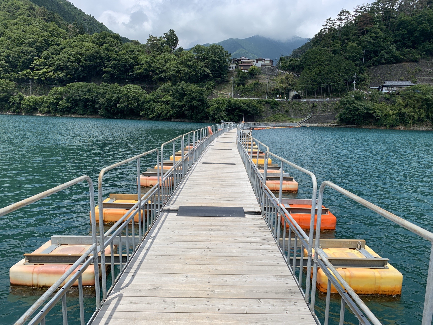 奥多摩湖の湖畔 浮き橋 ロープウェイ 06 21 Genchさんの大岳山 御岳山 御前山の活動データ Yamap ヤマップ