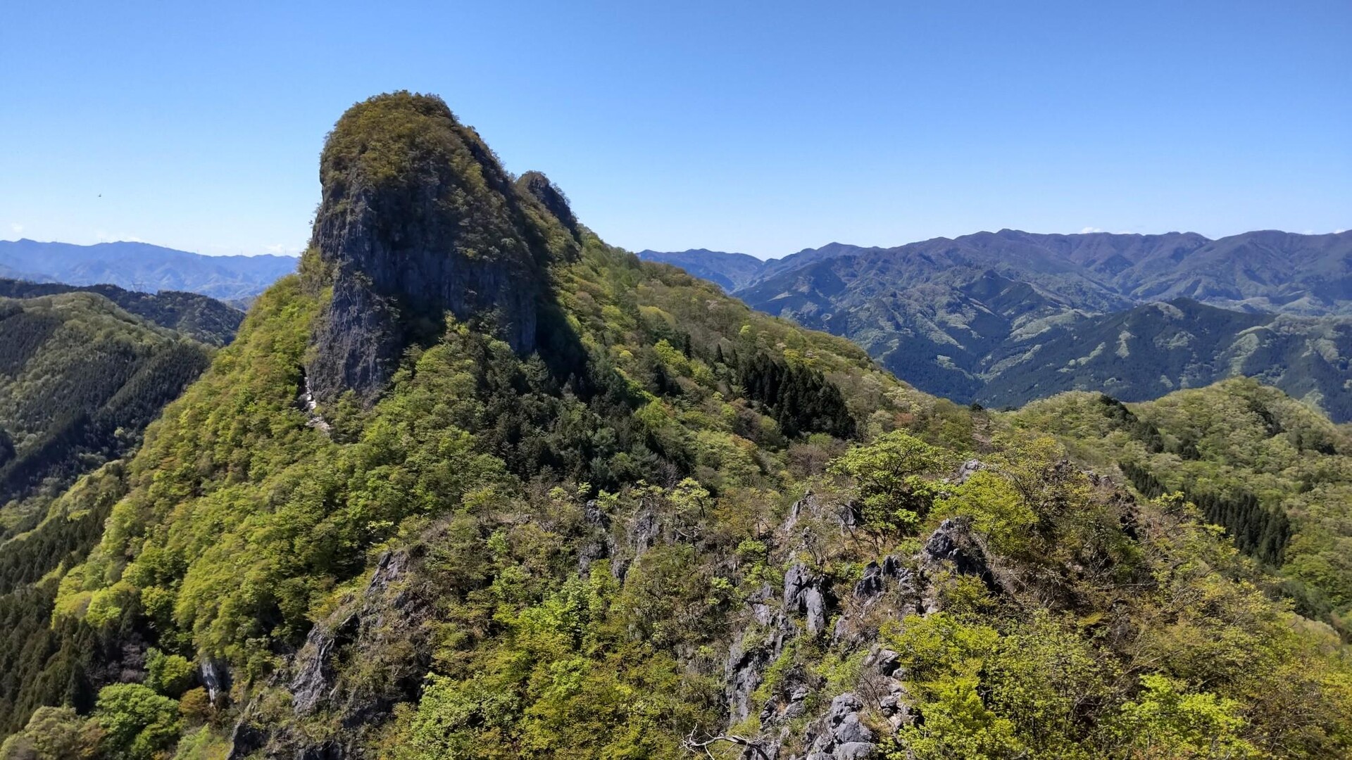小鹿野·二子山(西岳東岳) / 両神山・諏訪山・二子山の写真30枚目 / またね と西岳に挨拶して下山します🐾 YAMAP / ヤマップ
