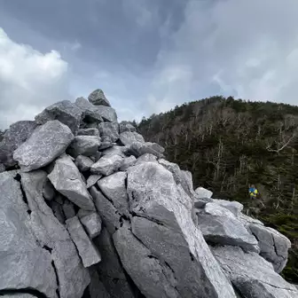 テカリ岩から、光岳