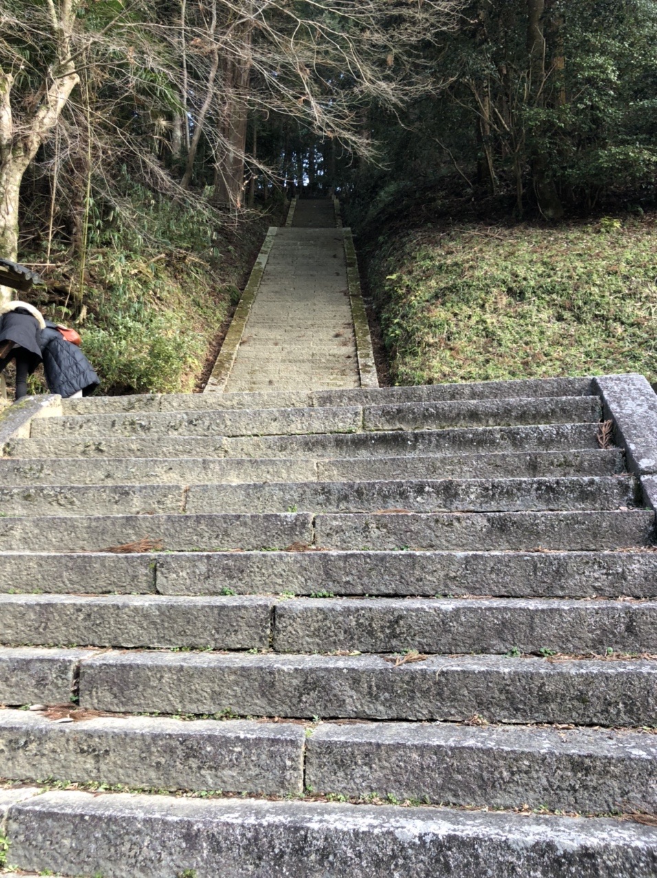高取山 飛鳥川上坐宇須多伎比売命神社 (あすかかわかみにますうすたきひめのみこと・あすかかわかみいますうすたきひめのみこと)  階段が急で長かったのでパス！