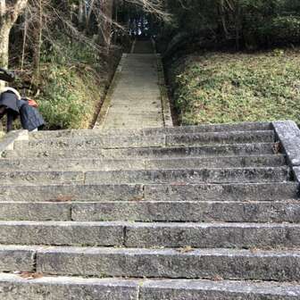 高取山 飛鳥川上坐宇須多伎比売命神社 (あすかかわかみにますうすたきひめのみこと・あすかかわかみいますうすたきひめのみこと)  階段が急で長かったのでパス！