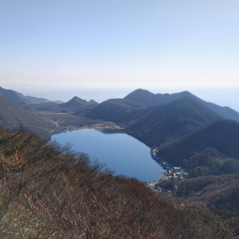 まずは榛名山系最高峰の掃部ヶ岳へ
風もなく穏やかで暖かい最高の登山日和