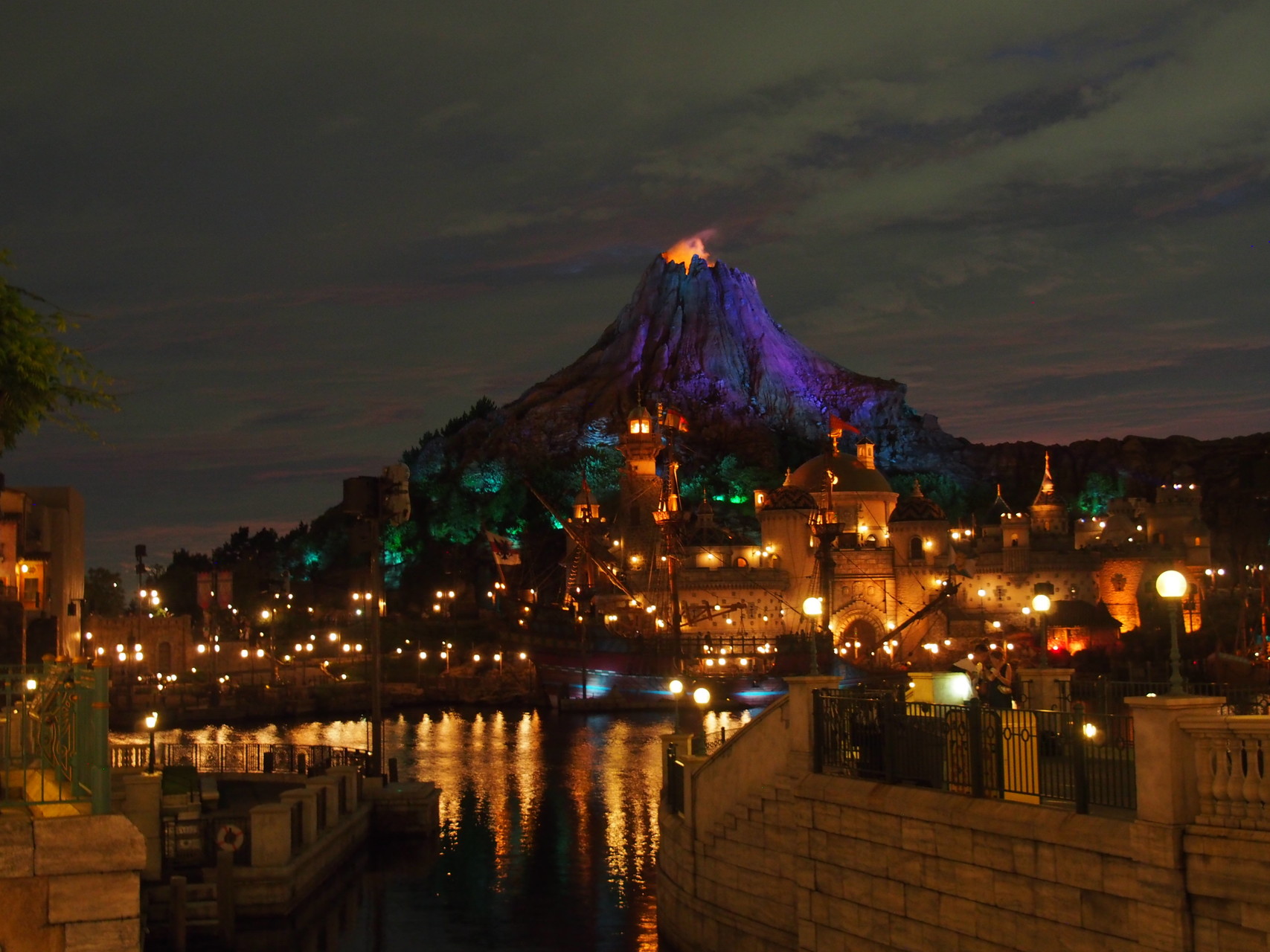 プロメテウス火山 東京ディズニーシー Kimikoさんの東京都23区 東エリアの活動データ Yamap ヤマップ