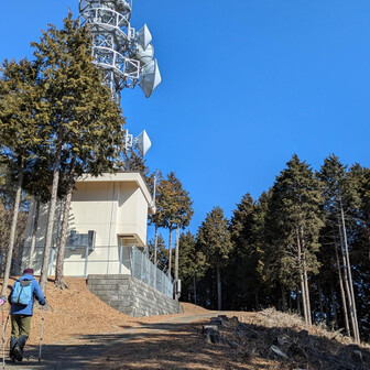 堂平山・笠山（乳房山）・大霧山 880峰
山名板があるかな
期待しましたがなし