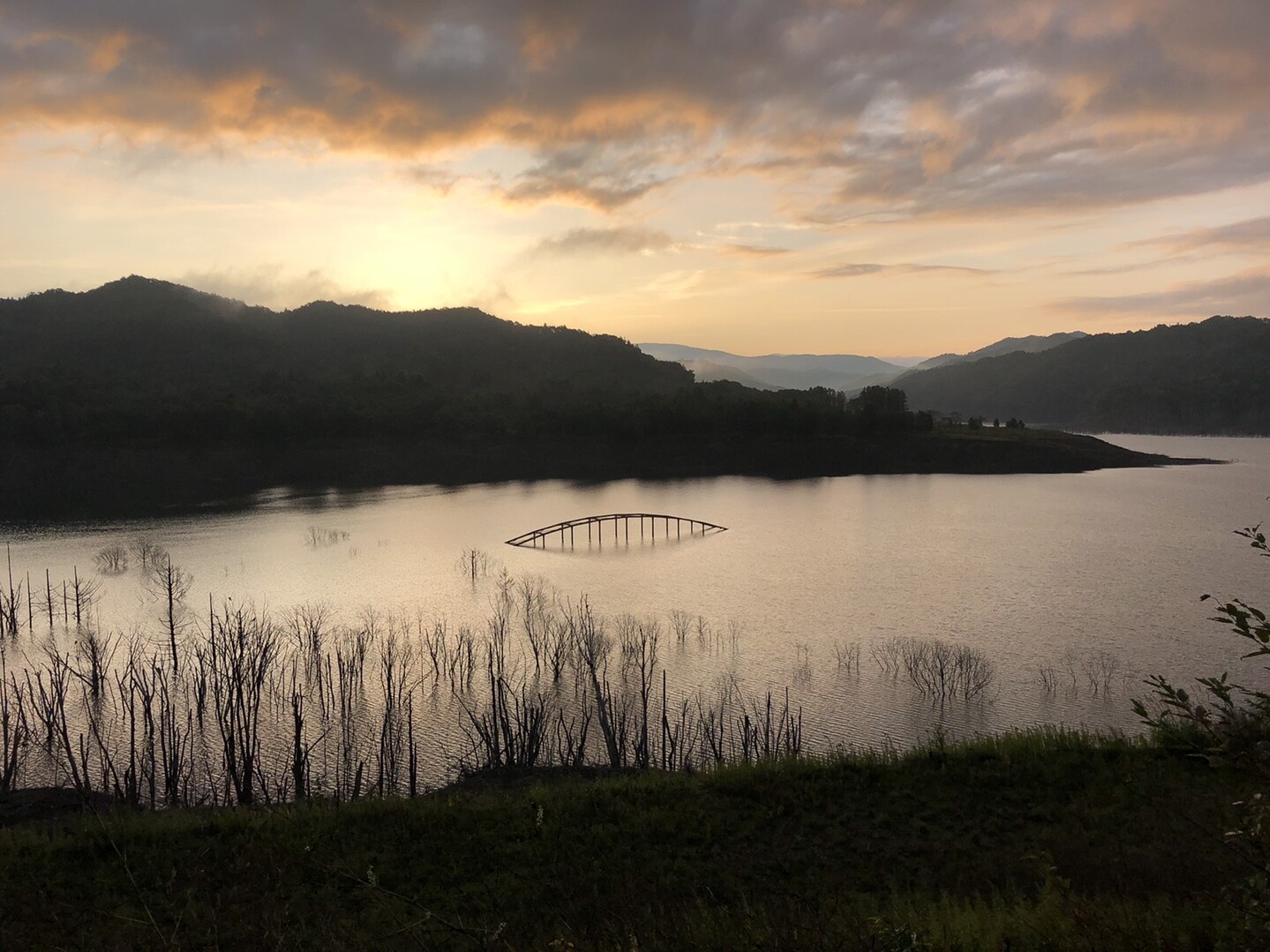 ノスタルジックなシューパロ湖 夕張岳 大チャンスさんの夕張岳の活動データ Yamap ヤマップ
