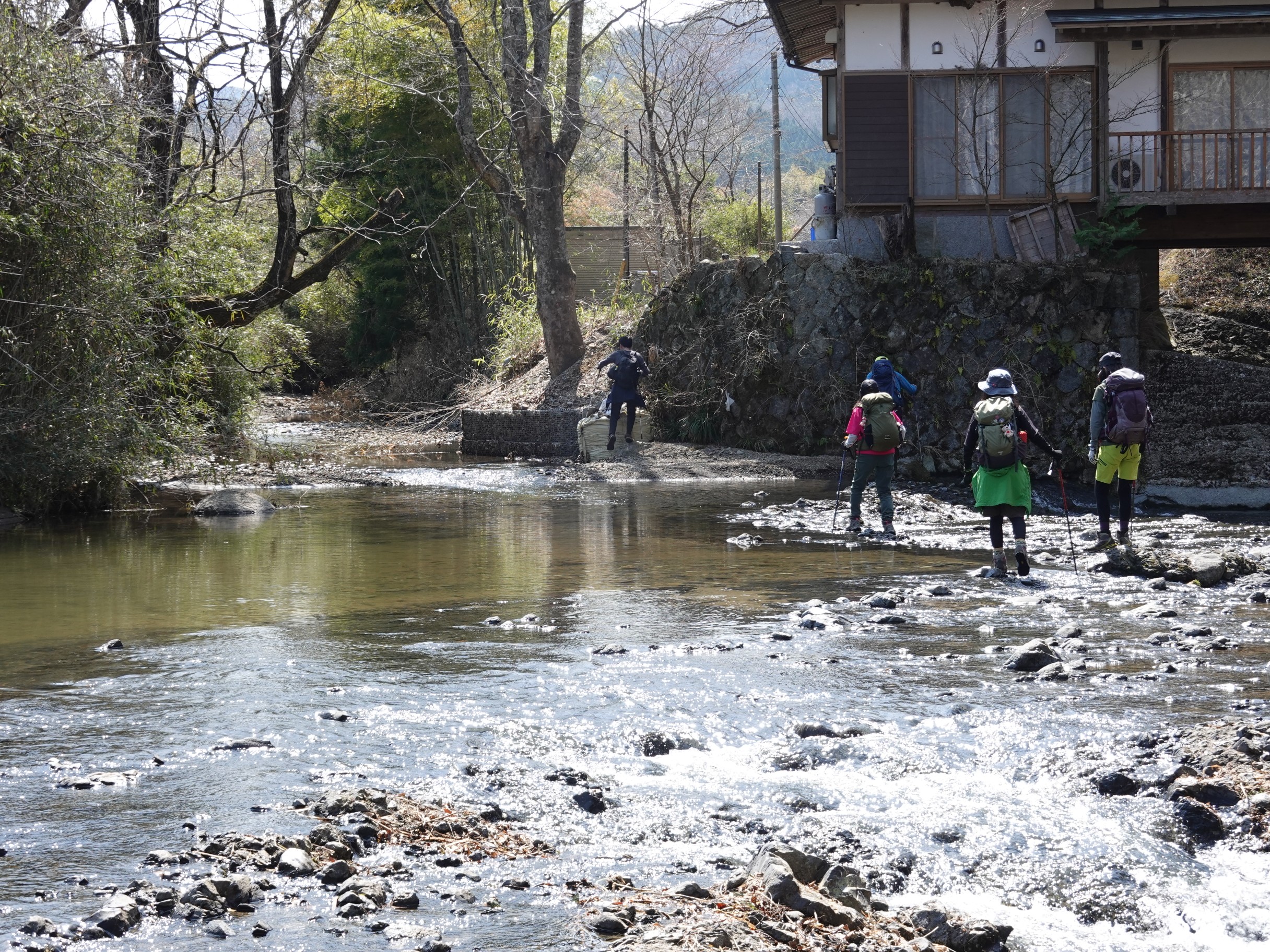 袋田の滝 上から見るか 横から見るか Hataiさんの奥久慈男体山 月居山 篭岩 篭岩山 の活動データ Yamap ヤマップ