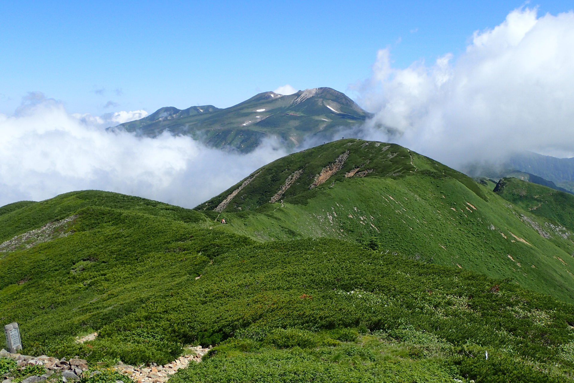 白山 杉峠登山口 三ツ谷 別山 御前峰 大汝峰 七倉山 四塚山 観光新道 白山禅定道 タイタイさんの白山 別山 銚子ヶ峰の活動データ Yamap ヤマップ