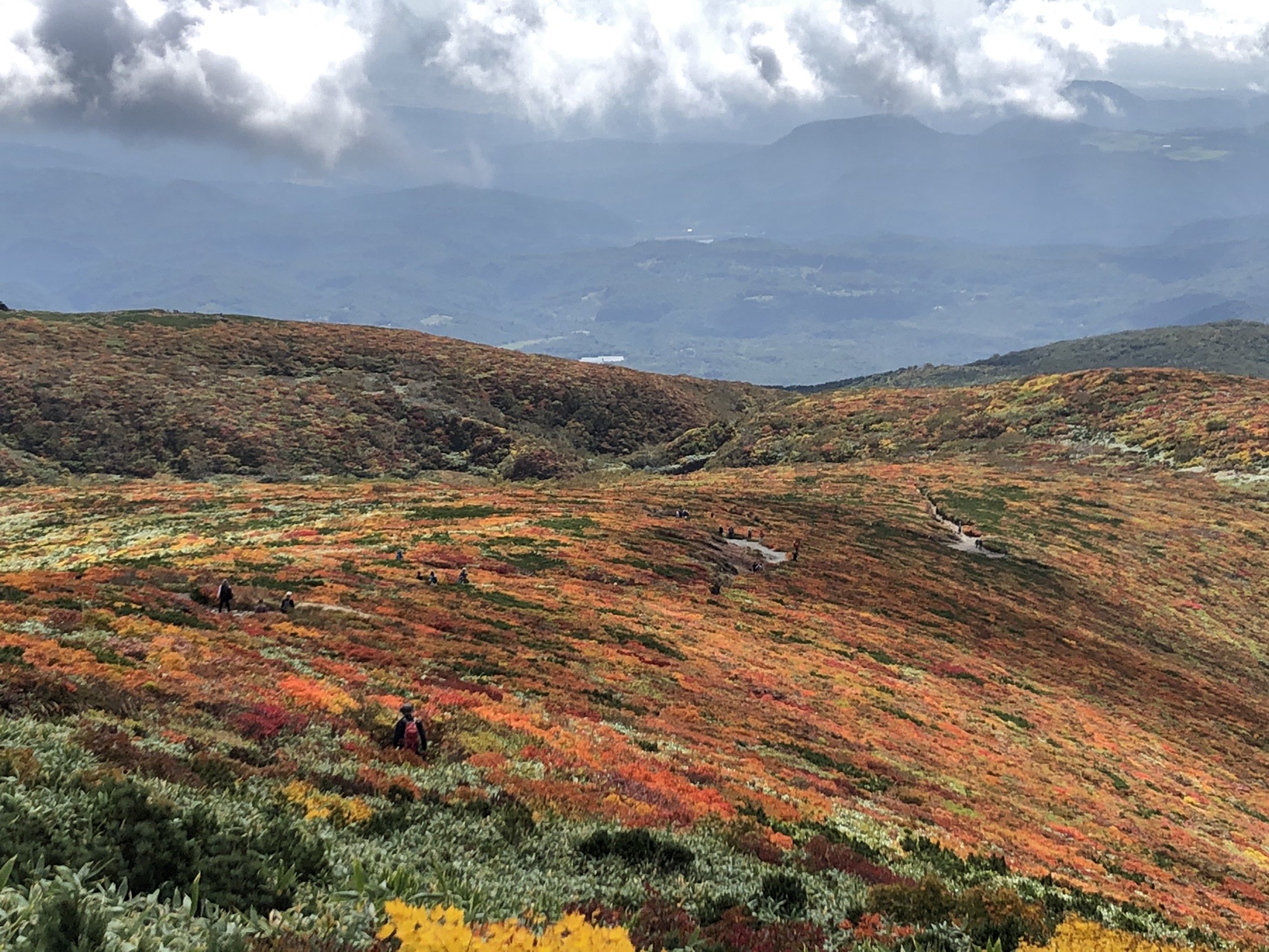 栗駒山 いわかがみ平駐車場スタート なんなるするさんの栗駒山 須川岳 秣岳 虚空蔵山の活動データ Yamap ヤマップ
