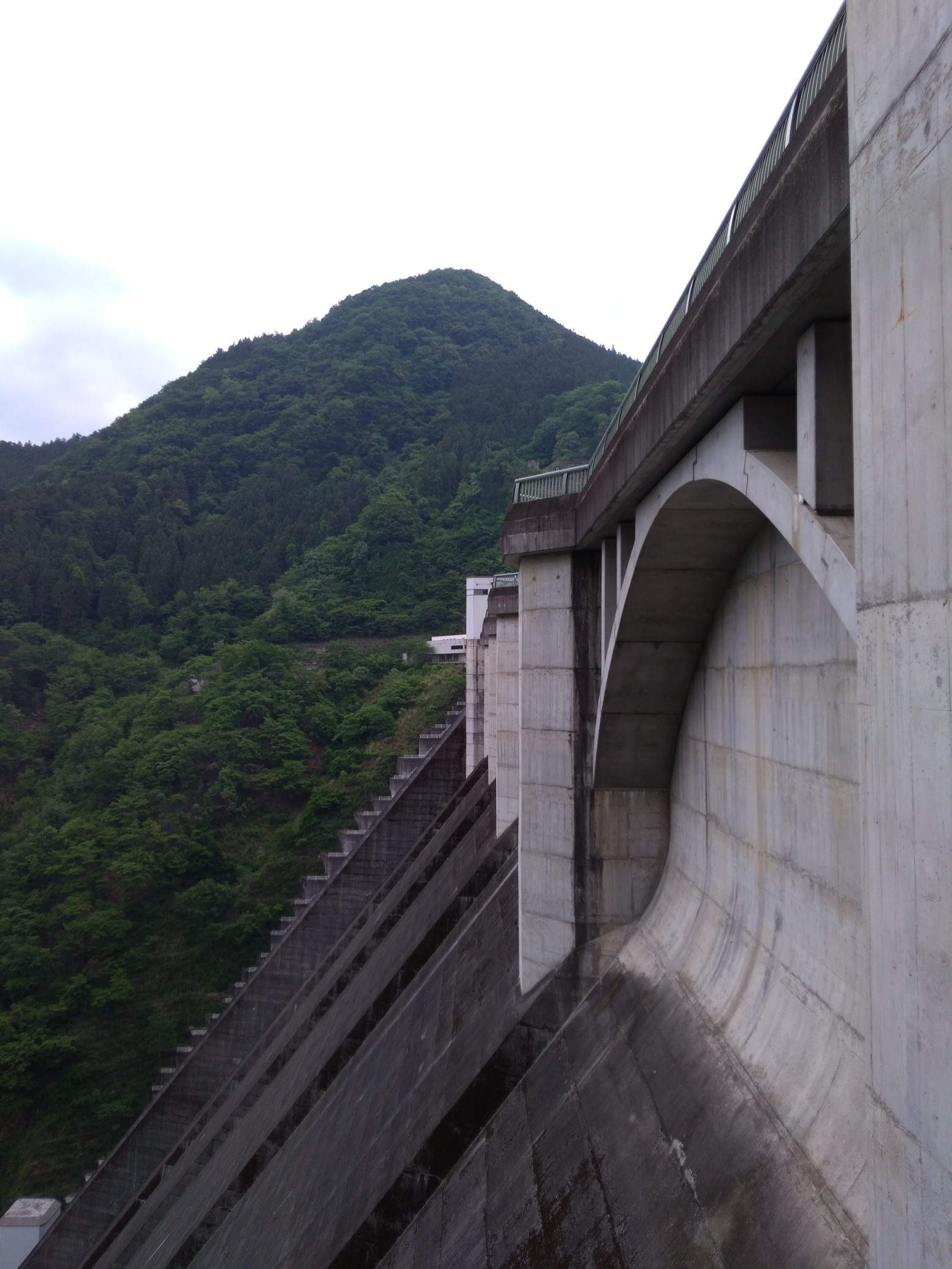 ひとりｃｃｂ３４ 番 浦山ダム 城山まわり 熊倉山遥拝 令和巡礼新道 Shundou1959さんの雲取山 鷹ノ巣山 七ツ石山の活動日記 Yamap ヤマップ