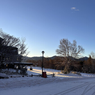四阿山・根子岳 10台くらいは停められる登山口の駐車場
